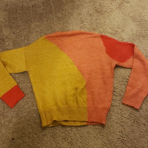 Color Block Sweater - Picture 2 of 3